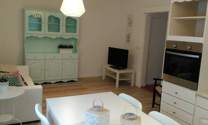 Pataias Condo | Charming 2-bedroom apartment in Praia de Paredes da Vitória