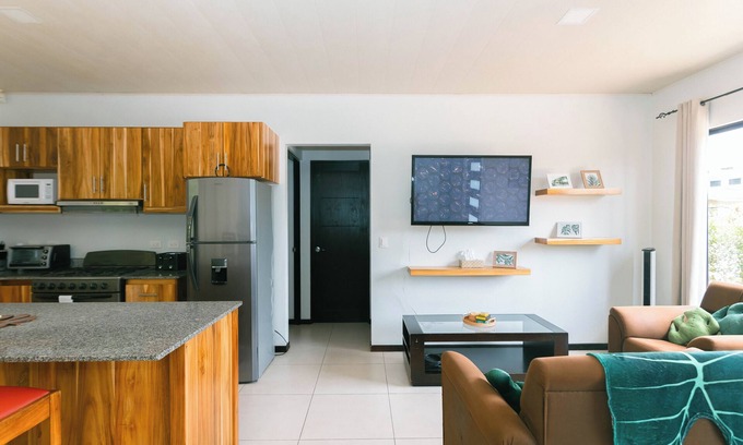 Quepos Villa | Charming 2-Bedroom Apartment with Cozy Ambiance, Patio & 2 Baths-Your Dream Home