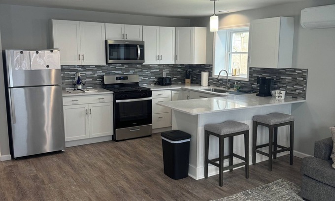 South Main Street Apartment | Charming 2-bedroom apartment in delightful Geneva,walking distance to downtown.