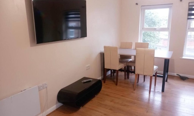 Erith Apartment | Charming 2-bedroom apartment in Erith with WiFi access