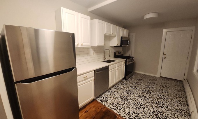 Charlestown Apartment | Charming 2-bedroom apartment with AC, in Historic Bunker Hill area of Boston.