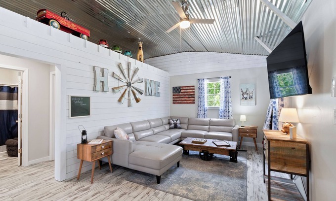 Gulf Shores House | Charming 2-bedroom barn in, Foley 8 miles to Beach, dogs welcome, near Sportplex