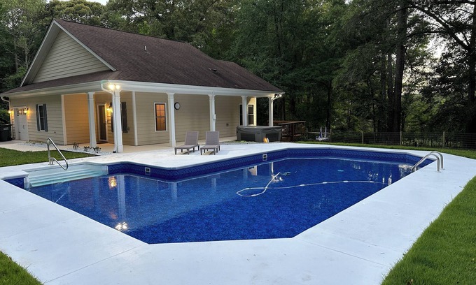 Loganville Cottage | Charming 2-bedroom Cottage in lovely Loganville with Private Pool and Hot Tub