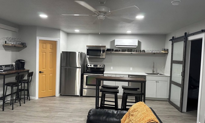 Rapid City Cottage | Charming 2-bedroom cottage house in Rapid City. Horses are welcome!
