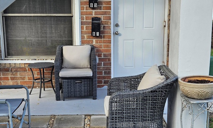 Titusville Condo | Charming 2-bedroom condo in delightful Titusville wth WiFi AC, pool laundry room