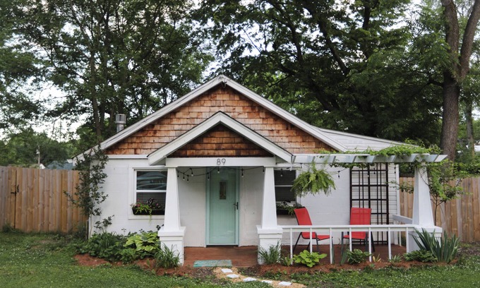 Woodbine Cottage | Charming 2-bedroom cottage 10 min to downtown - King bed - Fireplace
