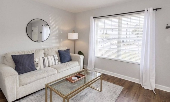 Oxford Condo | Charming 2-bedroom condo in lovely Oxford