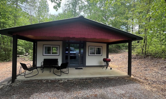 Mentone House | Charming 2-bedroom container house in lovely Mentone with WiFi, AC, NO PETS