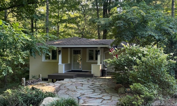 Willoughby Hills House | Charming 2-Bedroom Cottage on Scenic Property in Kirtland
