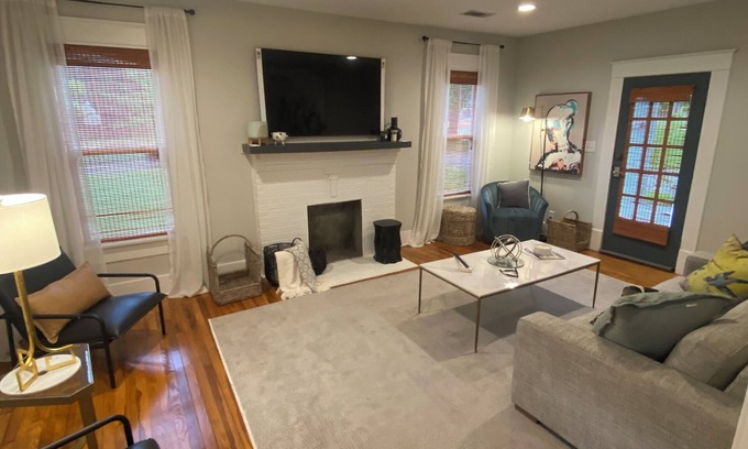 Tupelo Cottage | Charming 2-bedroom cottage in Tupelo with WiFi and AC