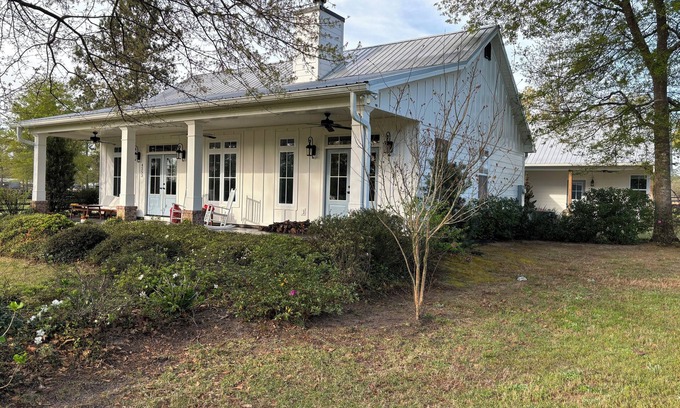 Aiken Cottage | Charming 2-bedroom cottage "The Hideout" in delightful Aiken, SC
