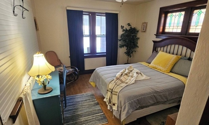 St. Louis House | Charming 2-bedroom, cozy bungalow with sunroom in fabulous St. Louis with WiFi