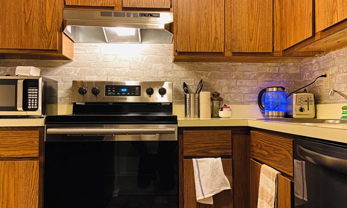 Primos Secane Apartment | Charming 2-bedroom first floor apartment with WiFi, AC in lovely Primos