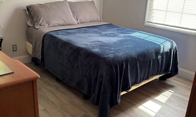 Marietta House | Charming 2-bedroom house in delightful Marietta. Cozy home with amenities.