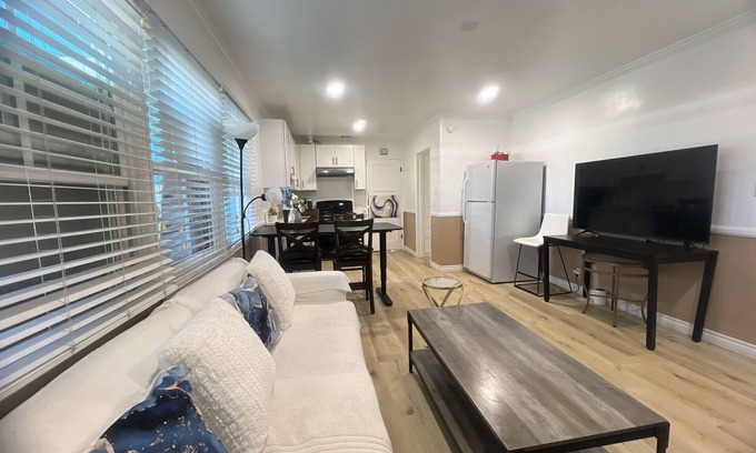 Arcadia House | Charming 2-bedroom house in delightful Arcadia with AC, WiFi
