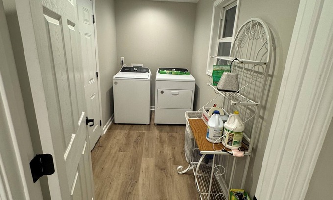 Etta House | Charming 2-bedroom house 20 miles from stadium