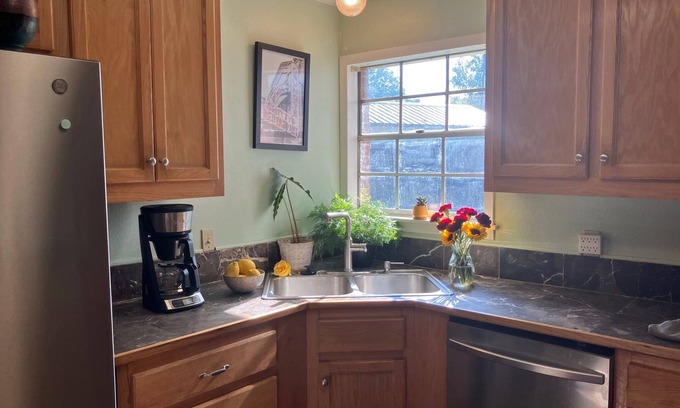 Oxford House | Charming 2-bedroom house with AC in Oxford