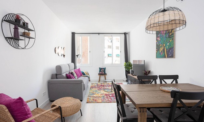 el Camp d'en Grassot i Gracia Nova Apartment | Charming 2 bedroom in Trendy Gracia, 5 mins from the metro and 10 from Sagrada Familia!