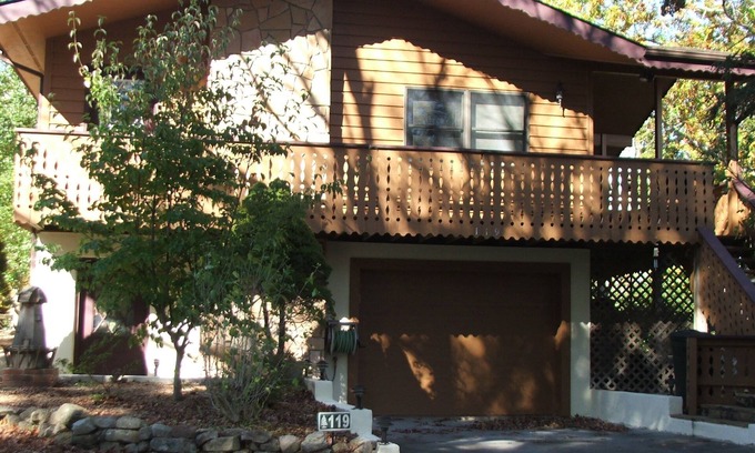 Newland Ski Chalet | Charming 2-bedroom mountain chalet in fabulous Blue Ridge Mountains