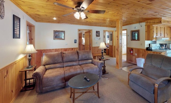 Sabinsville Cabin | Charming 2-bedroom private with AC, WiFi, hot tub, fire pit, pool table, grill