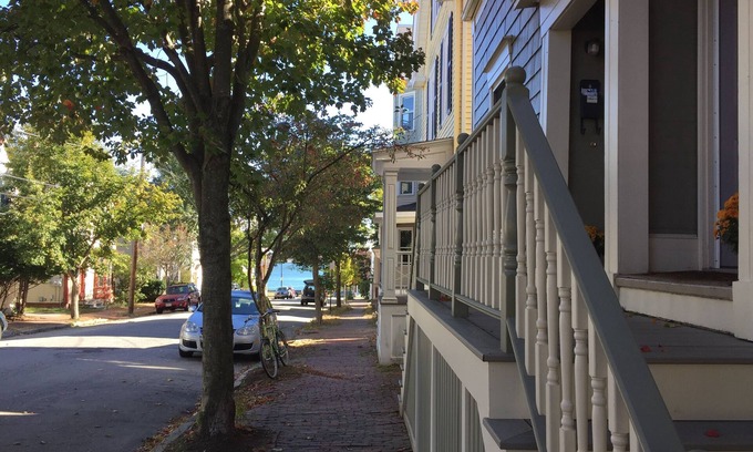 Munjoy Hill Apartment | Charming 2-bedroom steps from the Eastern Promenade