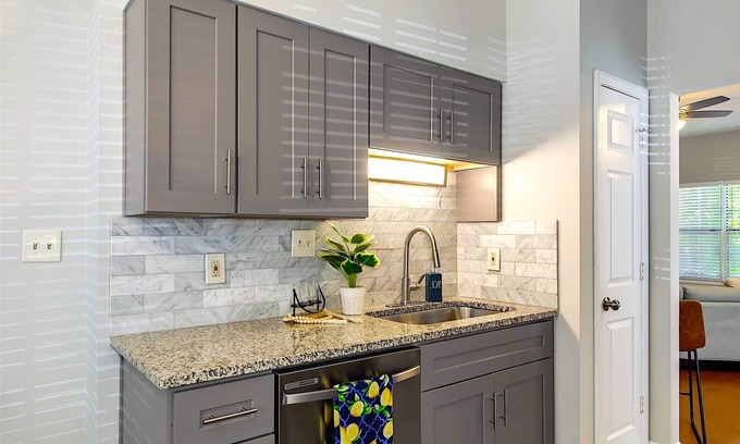 Town Center House | Charming 2-bedroom townhome with AC, WiFi in Kennesaw