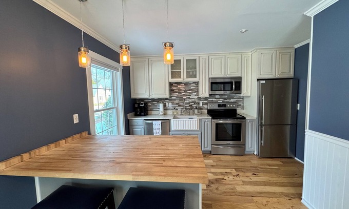 South Down Shores House | Charming 2-bedroom townhome in gated community near Lake Winnipesaukee!