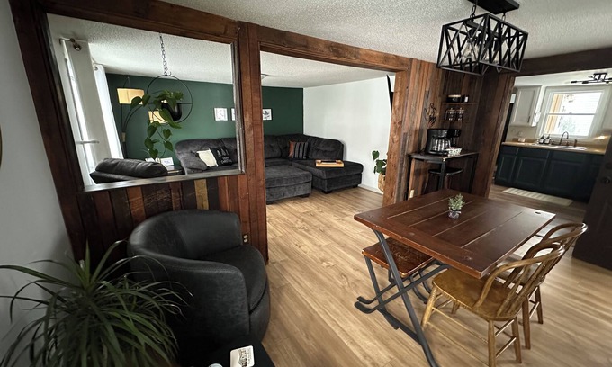 Breckenridge House | Charming 2-bedroom pet friendly house with hot tub and fire pit in Breckenridge