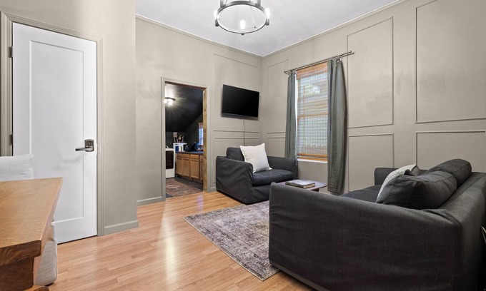 Chattanooga Cottage | Charming 2-bedroom Cottage minutes from downtown Chattanooga, Pet Friendly