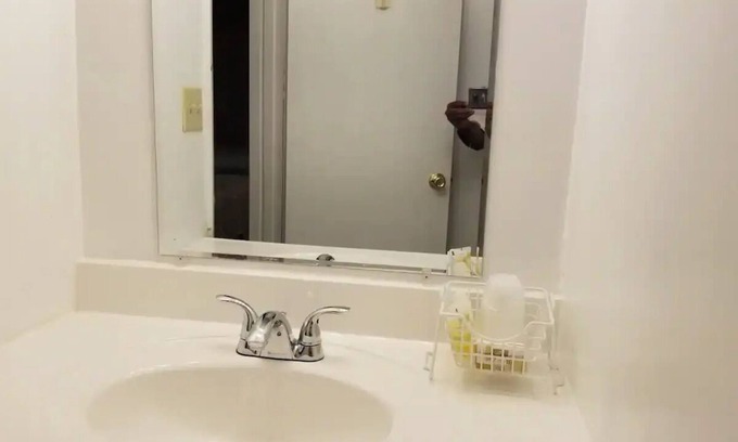 Lake George Apartment | Charming 2-bedroom hotel suites with AC, WiFi in lovely Lake George