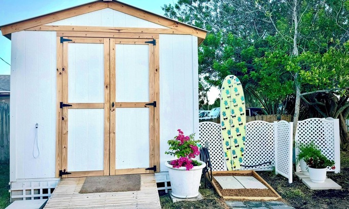 Ocean Breeze Circle Cottage | Charming 2-bedroom Beach Cottage Steps from the Sand!