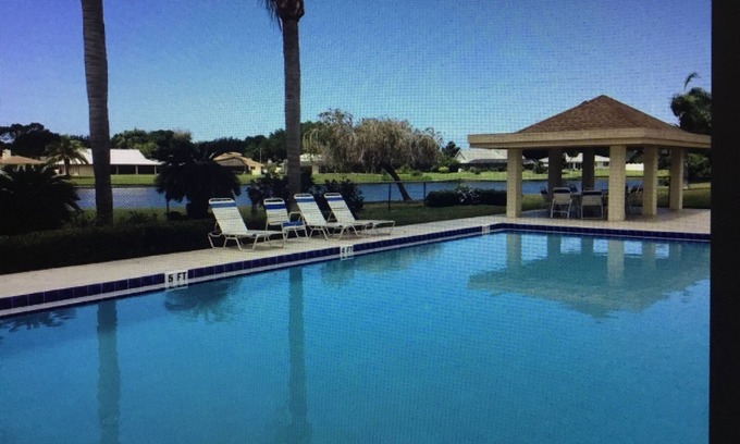 Venice Villa | Charming 2-bedroom villa in beautiful Venice with AC, WiFi