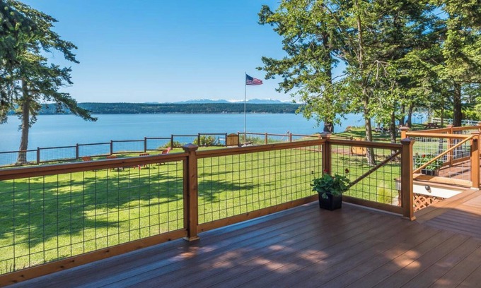 Oak Harbor Cottage | Charming 2-bedroom waterfront cottage overlooking Penn Cove