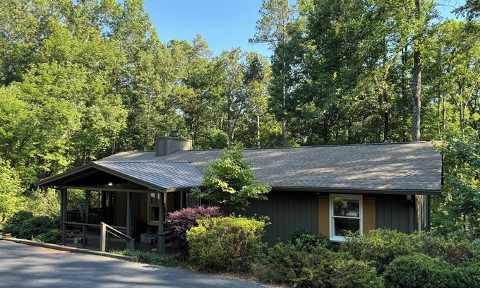 Salem House | Charming 2-BR/2BA home in Keowee Key, utilities and amenities included!