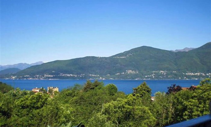 Porto Valtravaglia Apartment | Charming 2-room apartment with balcony & beautiful lake view