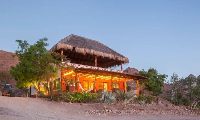 Pichilingue House | Charming 2BR/1Ba farm house close to Balandra