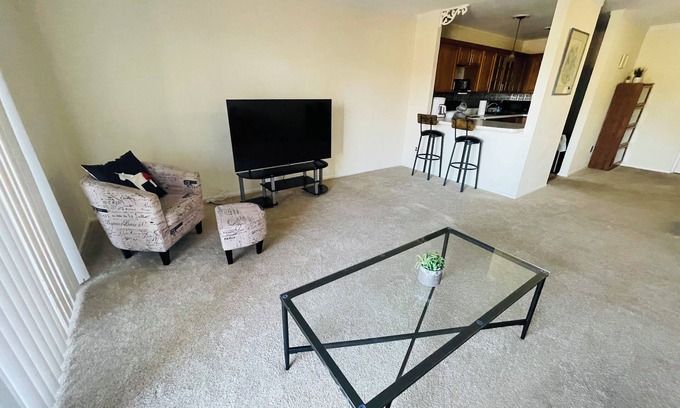 Elkins Park Apartment | Charming 2BR 2B in Elkins Park Monthly Discount