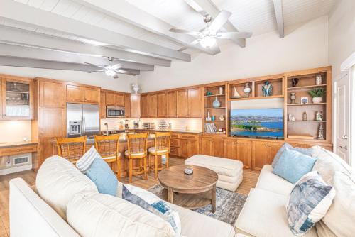 Balboa Peninsula House | Charming 2Br Condo W Ac Steps To Beach & Balboa Pier By Beachview Rentals