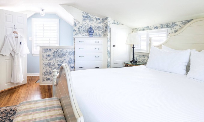 South Rehoboth Apartment | Charming 2BR Cottage | Porch & Full Kitchen