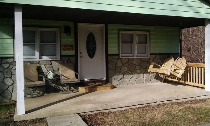 Sylva Cottage | Charming 2Br Cottage In The Smoky Mountains Of NC
