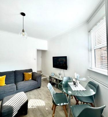 Bexhill-on-Sea Apartment | Charming 2BR Victorian Flat in Bexhill-on-Sea