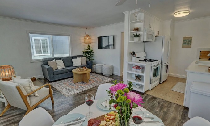 West Newport Apartment | Charming 2BR w/Balcony, BBQ & Outdoor Dining