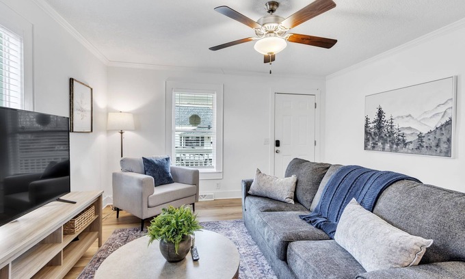 Greenville House | Charming 2BR Walkable to Swamp Rabbit Trail