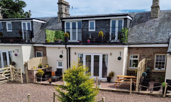 Norham House | Charming 3 bed pet friendly cottage , Norham ,berwick upon tweet Northumberland