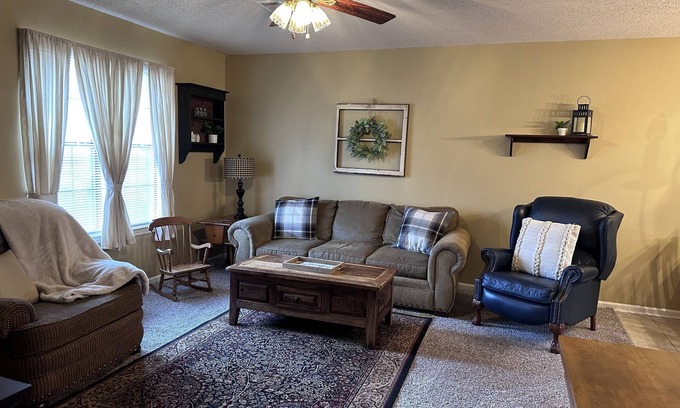 Greenbrier House | Charming 3 bd home in quiet neighborhood