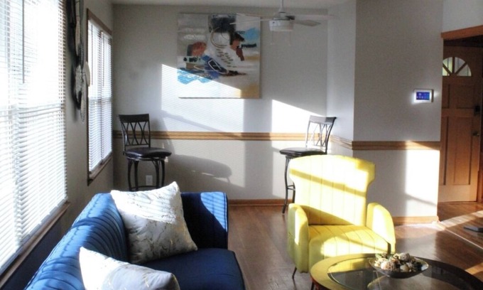 Decatur House | Charming 3-bdr home with WiFi, AC & Smart TV’s in quiet, safe area in Decatur.
