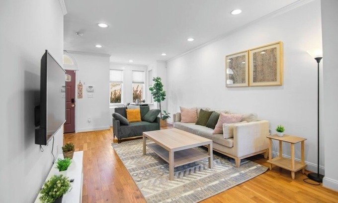 Kingman Park Bed & Breakfast | Charming 3 Bed, 3 Bath B&B in Vibrant Capitol Hill.