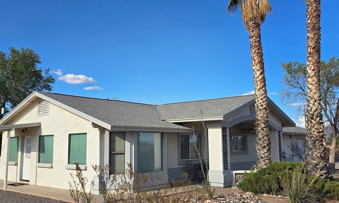 Safford House | Charming 3 bed 3 bath home with stunning views of Mt Graham and valley below.