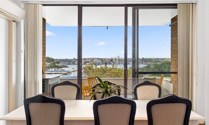 Russell Lea Apartment | Charming 3-Bed Unit w/Views