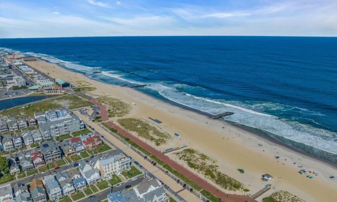 Ocean Grove House | Charming 3-bedroom bungalow in Ocean Grove with WiFi and AC